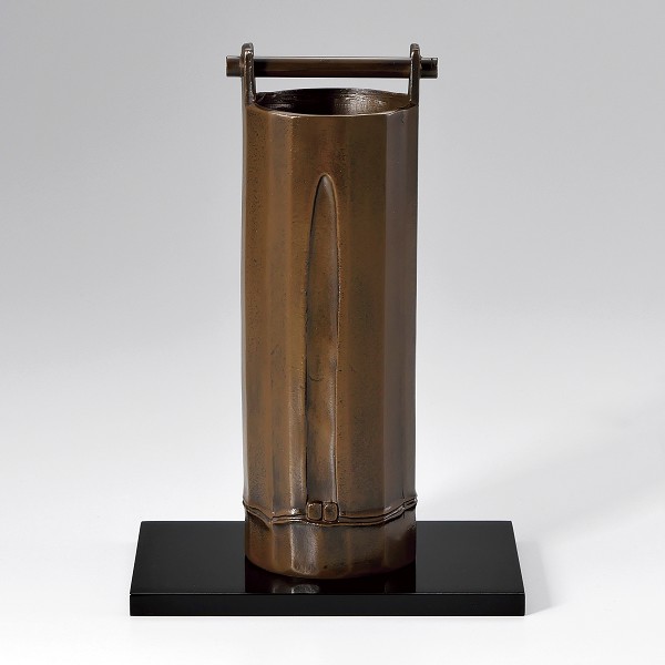 合金製花瓶 - 高岡銅器展示館 合金製花瓶 - 高岡銅器展示館