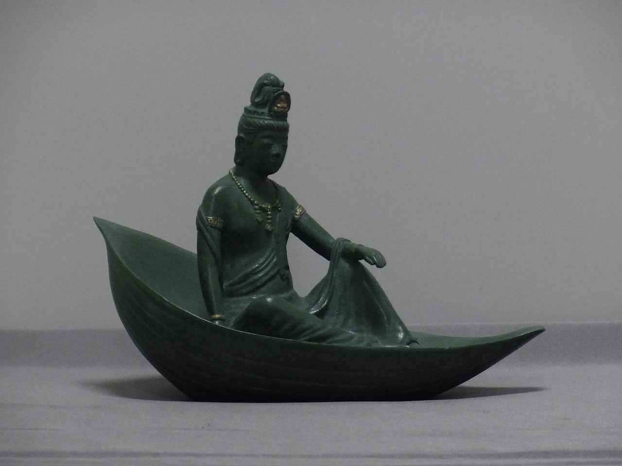 B23.一葉観音(米治一) - 高岡銅器展示館 B23.一葉観音(米治一) - 高岡銅器展示館