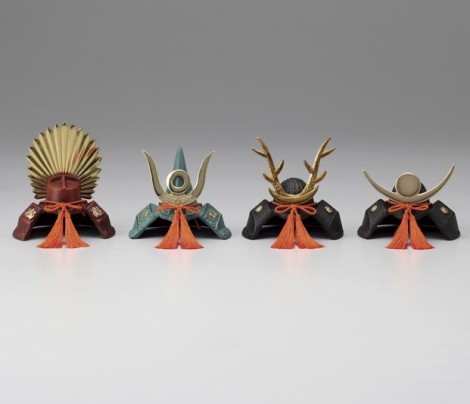 ミニ兜・豆兜 - 高岡銅器展示館