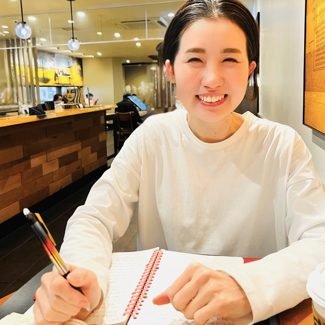 大阪梅田の英会話カフェレッスンを受ける女性
