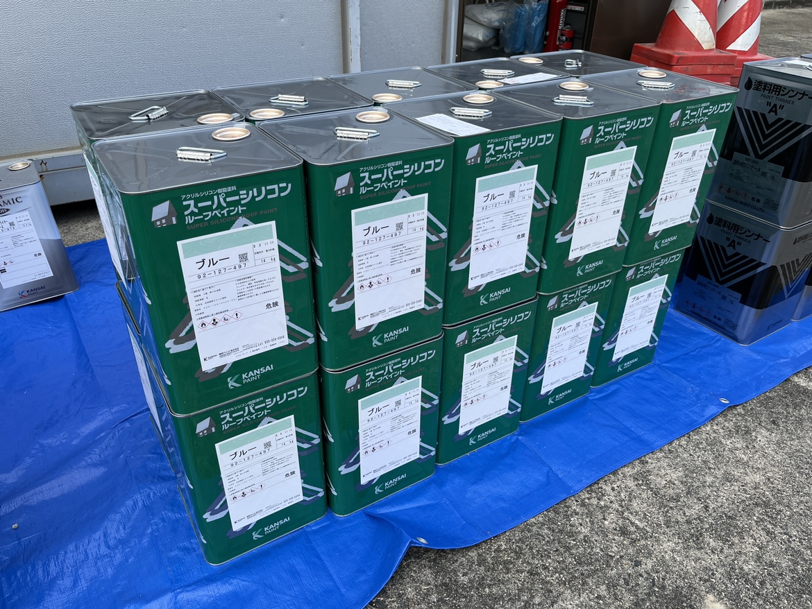 【小牧市】　倉庫の屋根塗装工事開始です！