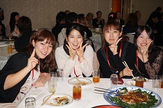 懇親会の様子