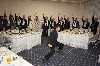 武夫原頭に草萌えて