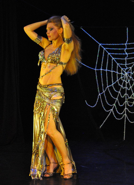 Bauchtänzerin Seiya, Bauchtanz Auftritt in Köln, Tanz des Mondes Show