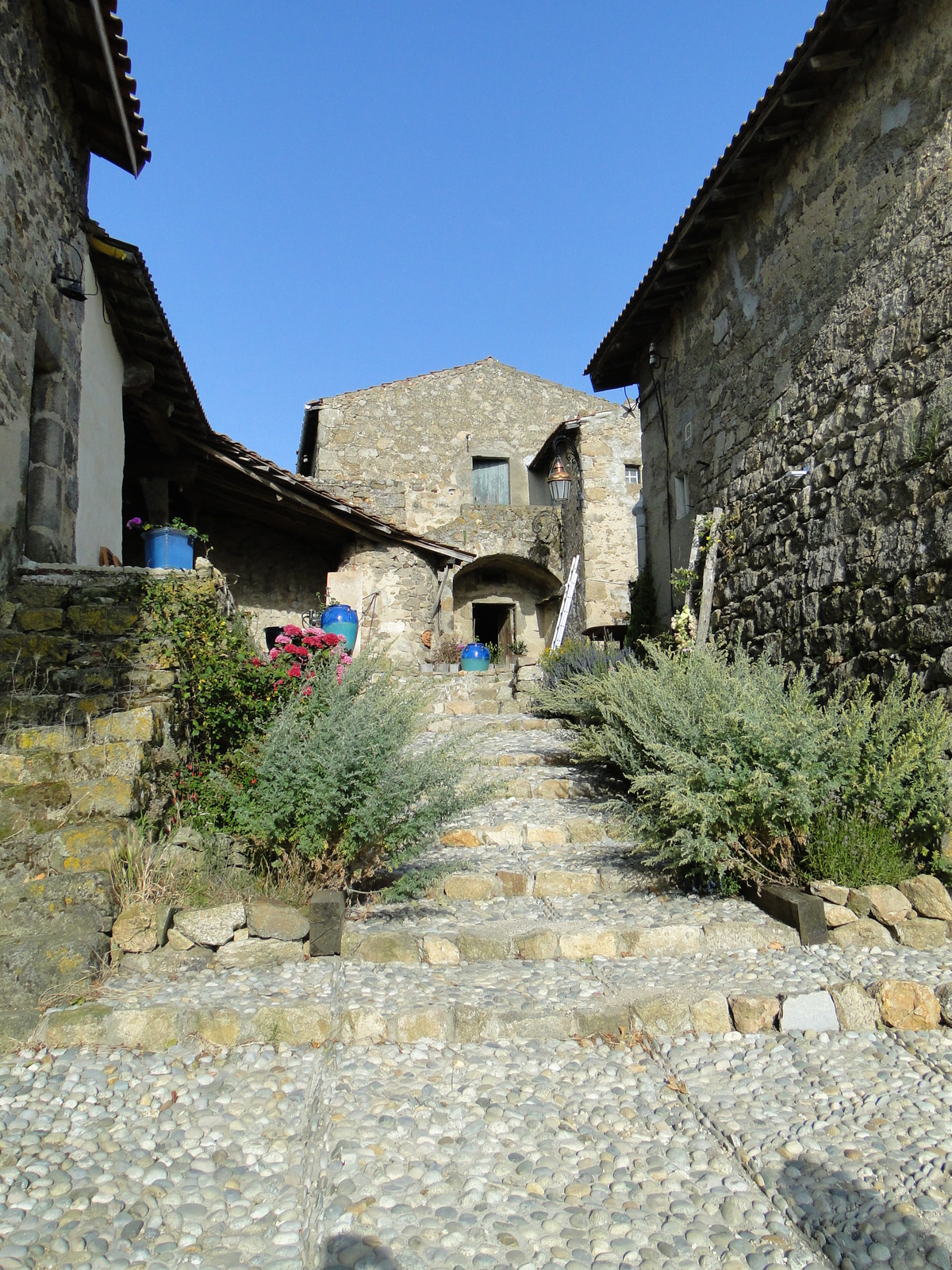 Au fond de la ruelle, le bâtiment concerné