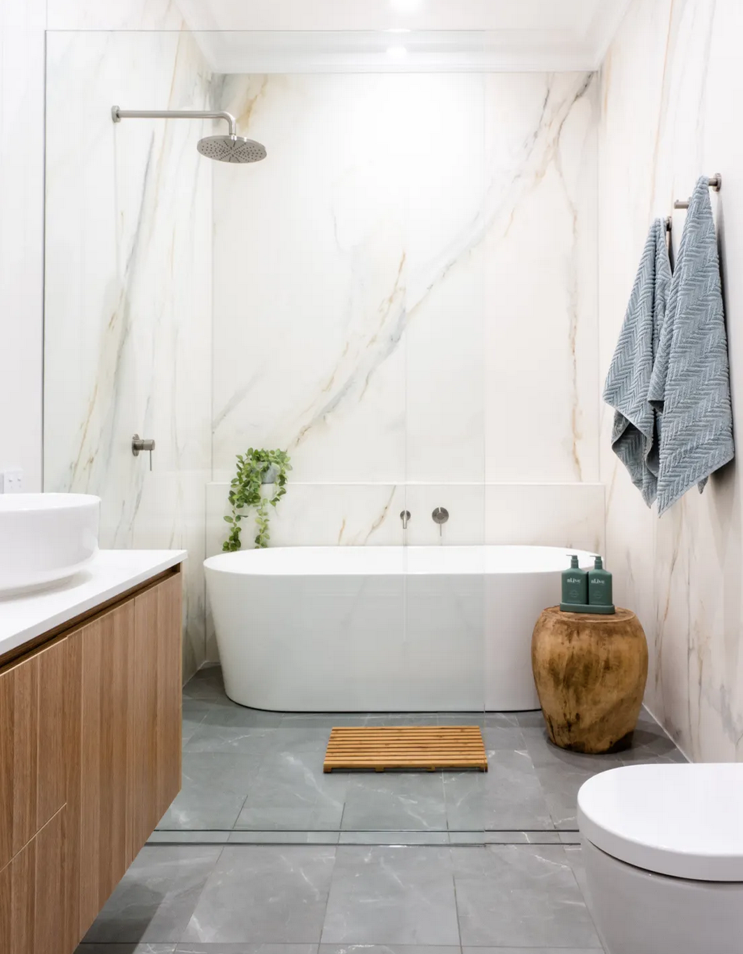 Transform Your Space with Large Format Tiles: Sydney Budget Kitchens Guide