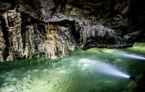 bassines d'eau chaude dans les grottes du Cornadores