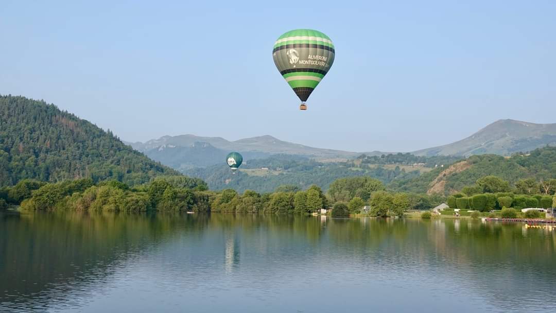 Un gite 3* et l'Auvergne en Montgolfière