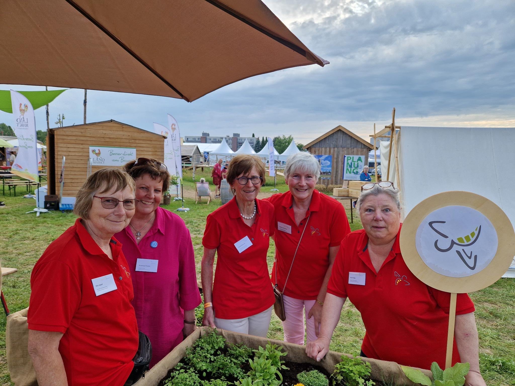 15.06. Landfrauen aus Bruchenbrücken, Wohnbach und Steinfurth