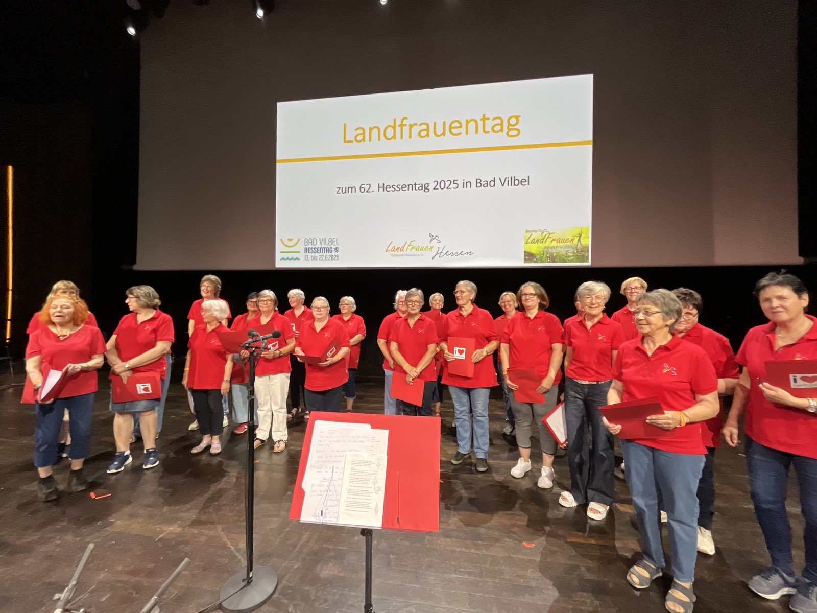 Projektchor Hessentag 2025 in Bad Vilbel mit unserer Dirigentin Theresa Heinz