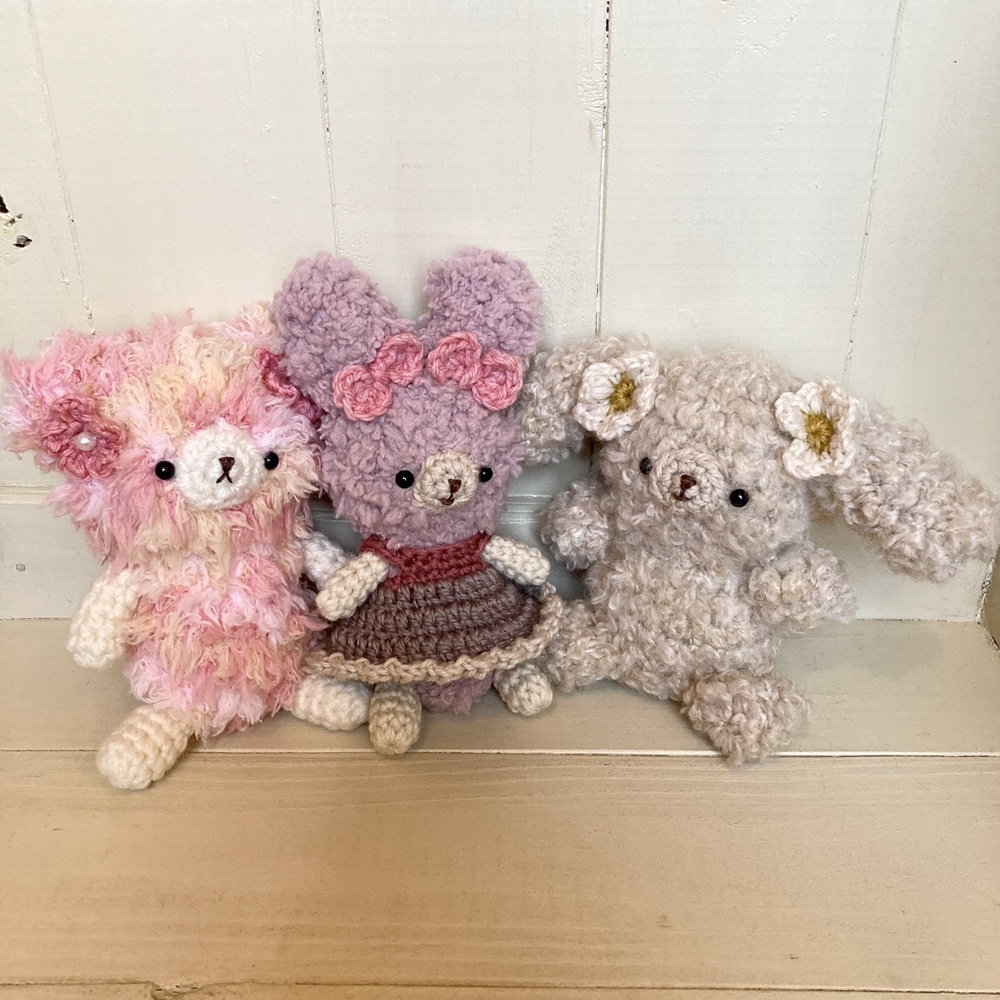 桜色にきゅん。ふわふわもこもこピンクのあみぐるみくまちゃん