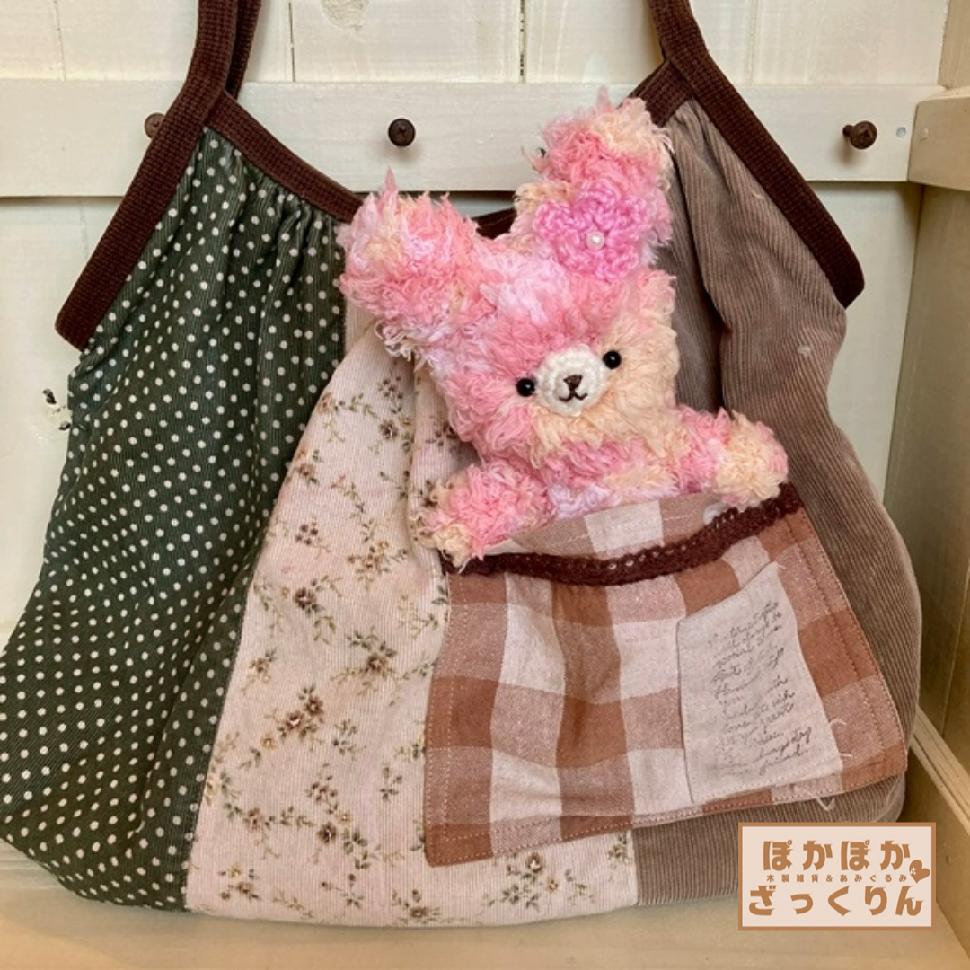あみぐるみを製作しながら出店。ミニマムな活動から得られるもの。