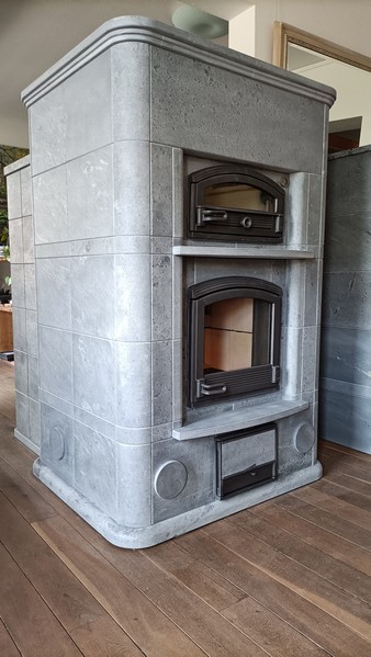 Tulikivi TLU 2450 gebruikte speksteenkachel met oven