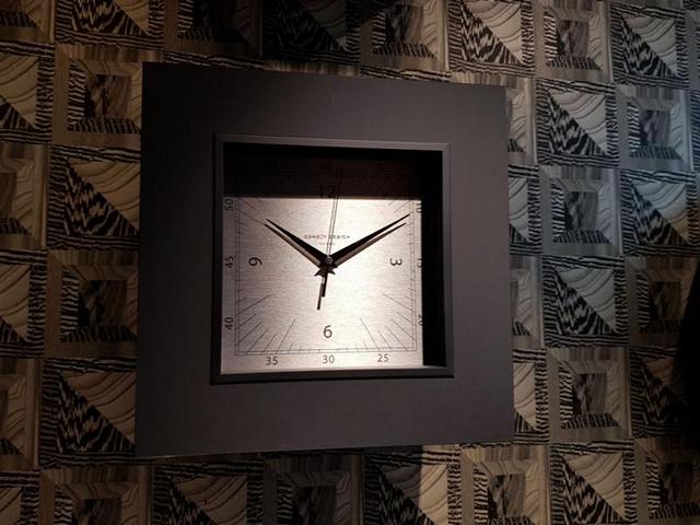 THE CUBE - Uhrenbeweger-Wanduhr