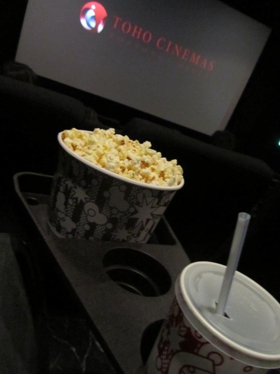 Popcorn und Coke im Kino