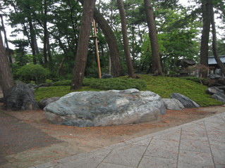 念仏寺　北海道産青石