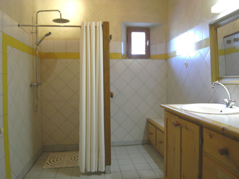 douche à l'italienne avec lave linge
