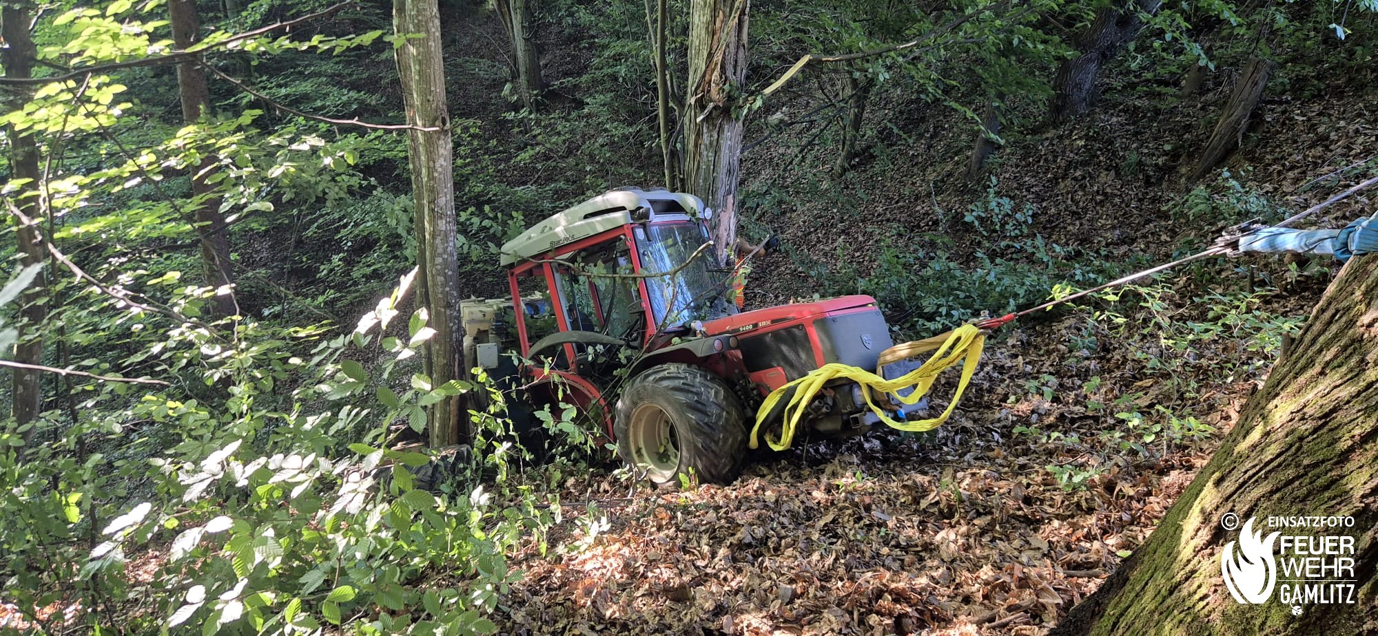 Traktor machte sich selbstständig und stürzte ab