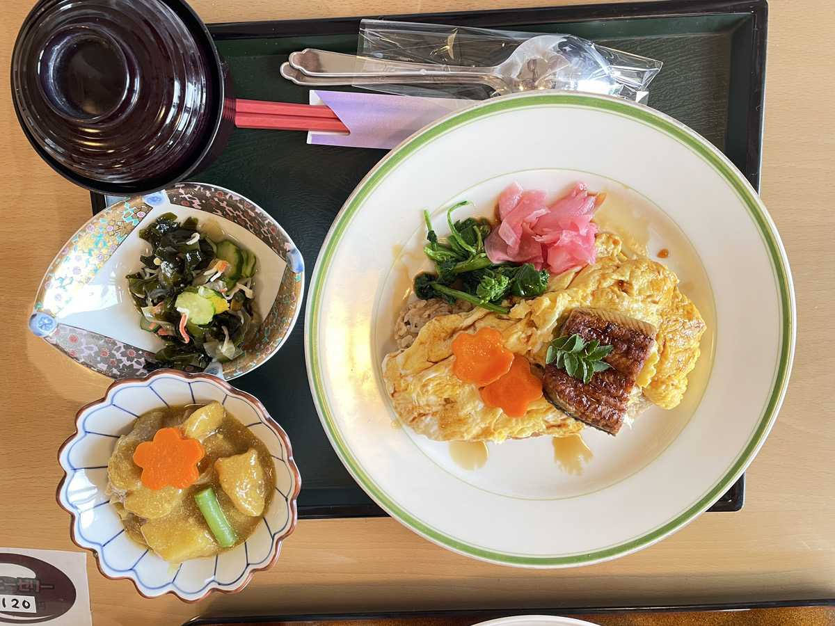 鶴ヶ島「こすもす食堂」で、うなぎ入りオムライス定食を満喫してきました