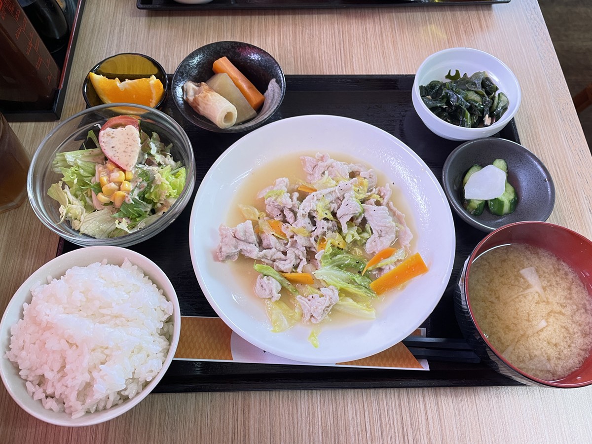 川越市の定食屋「福幸」で日替わりランチ｜豚コマと春キャベツのやさしい定食