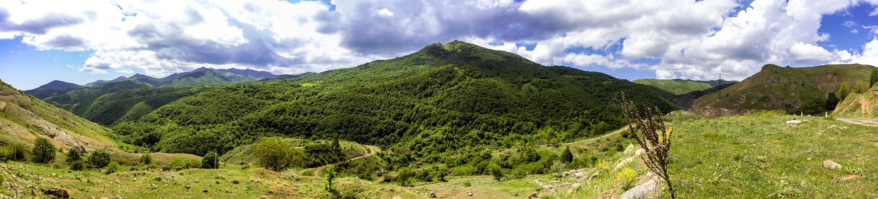 The road to leading to Shusha where the encounter between Avsharyan's and Agarunov's tanks took place