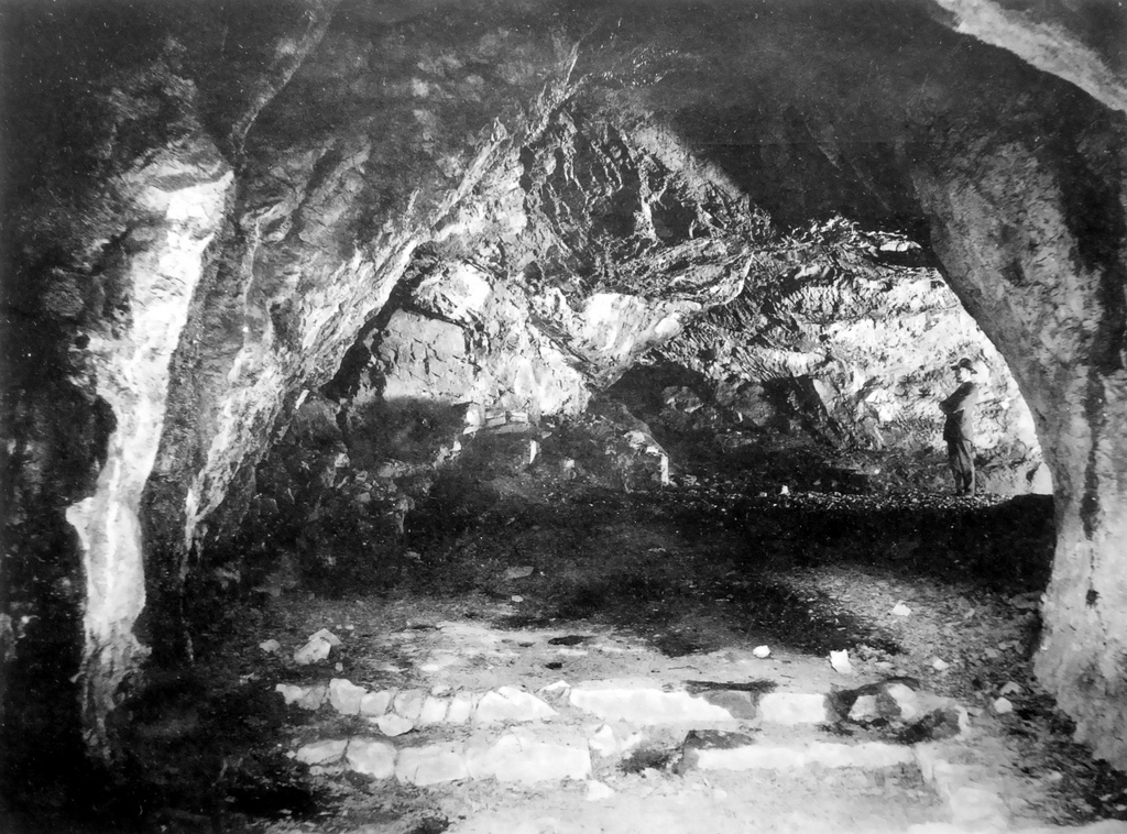 Die Höhle um 1900