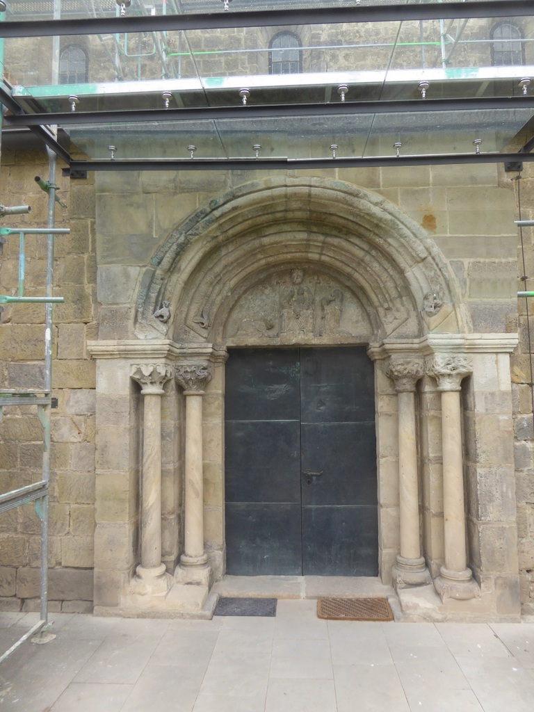 Das ehemalige Portal der Kirche