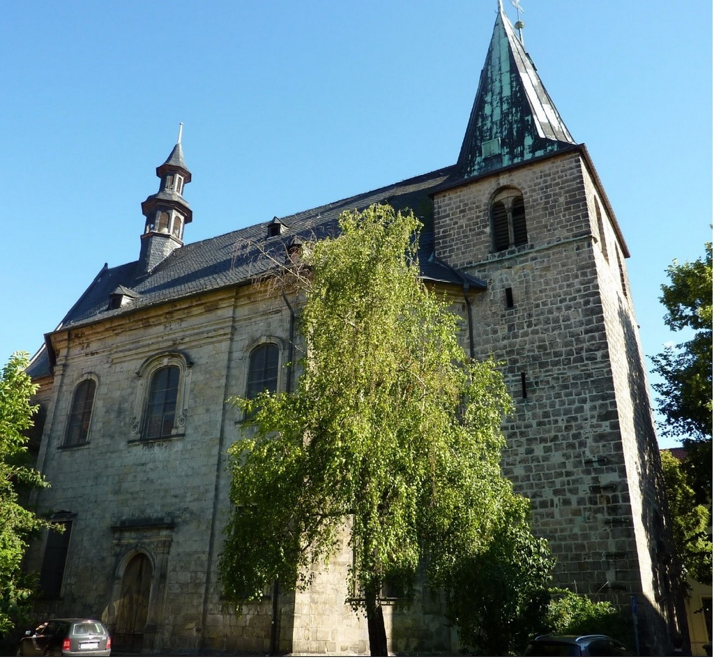 Die Kirchenansicht von Westen (Foto aus Werbeflyer)