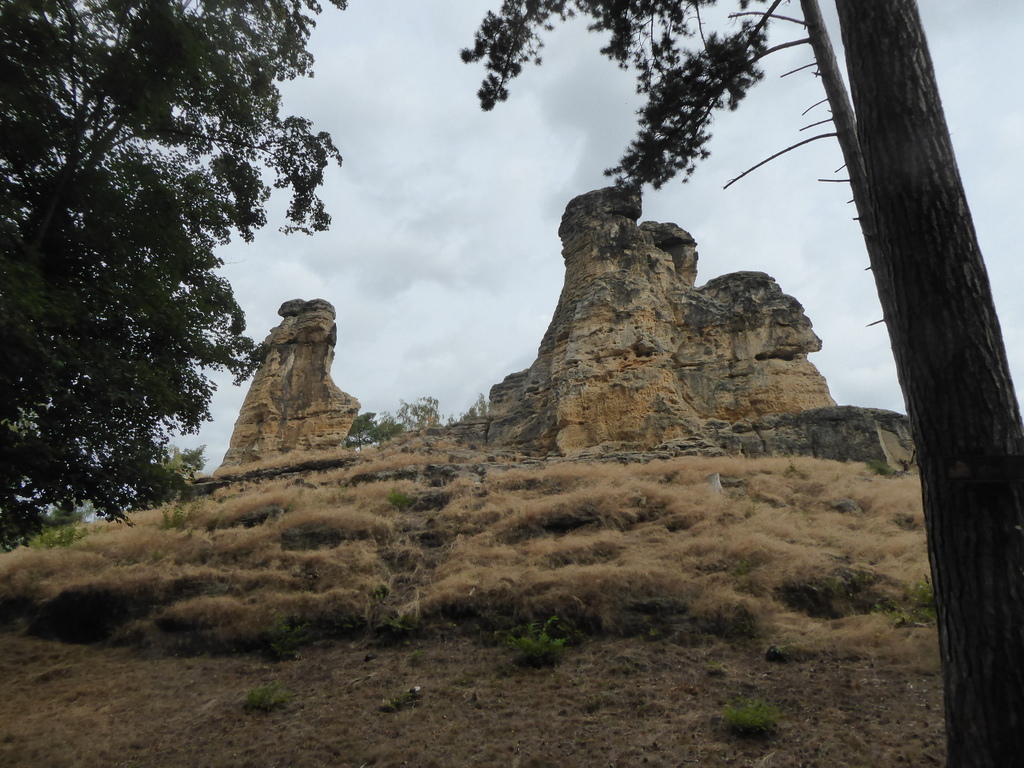 Der Fünf-Fingerfelsen vom Wanderweg aus gesehen