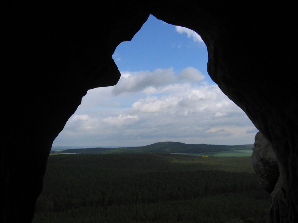 Blick von dort zum Hoppelberg am Tage (Foto O. Klatt)