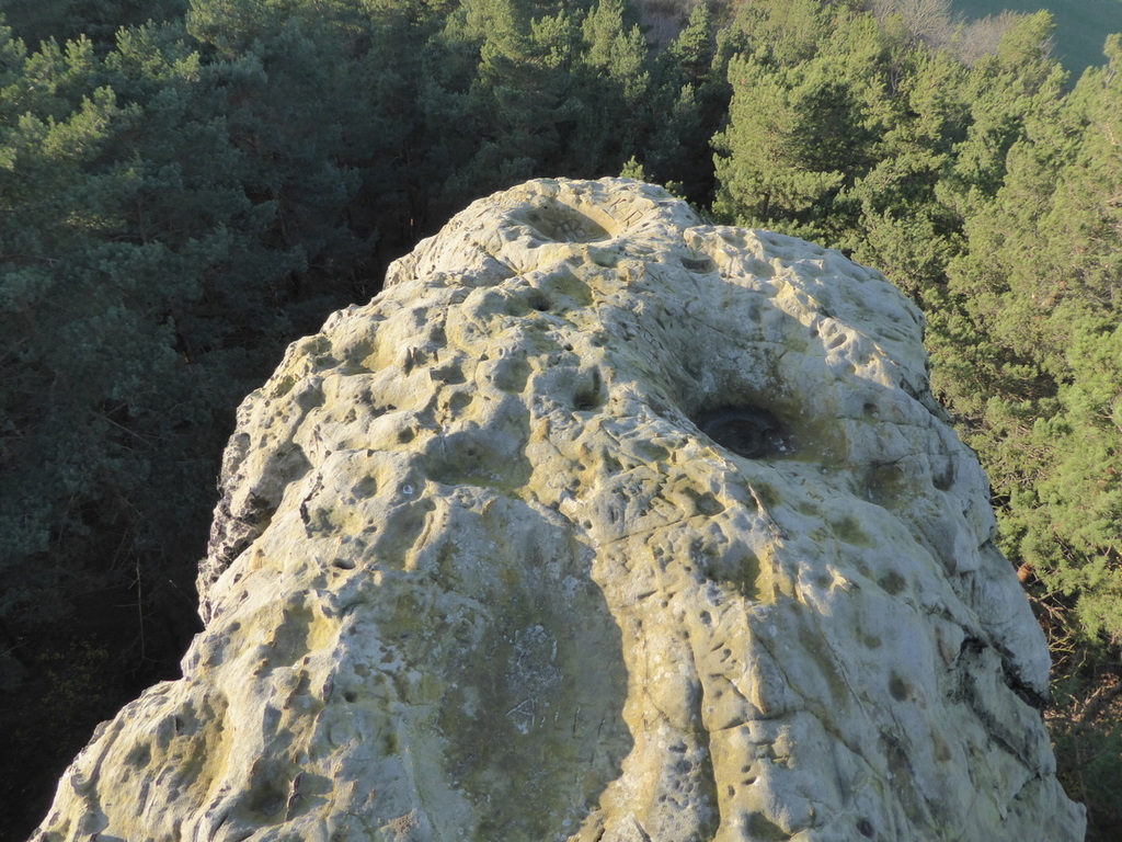 Der "Turm" mit seinen Löchern