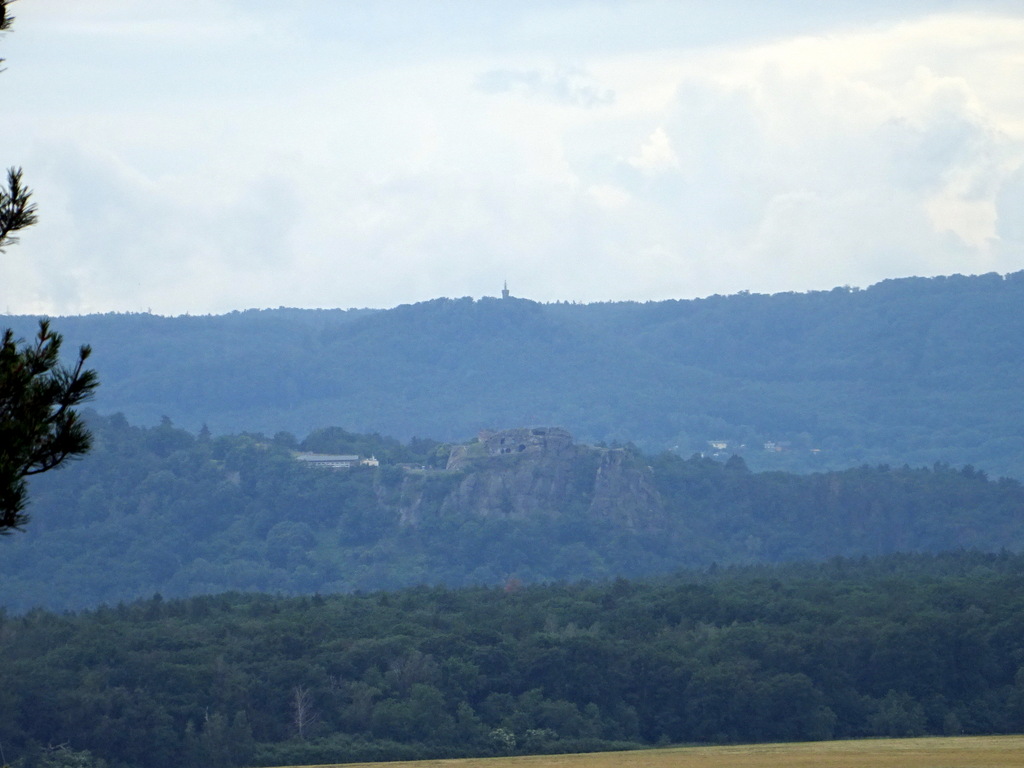 Blick Regenstein und der Eichberg dahinter