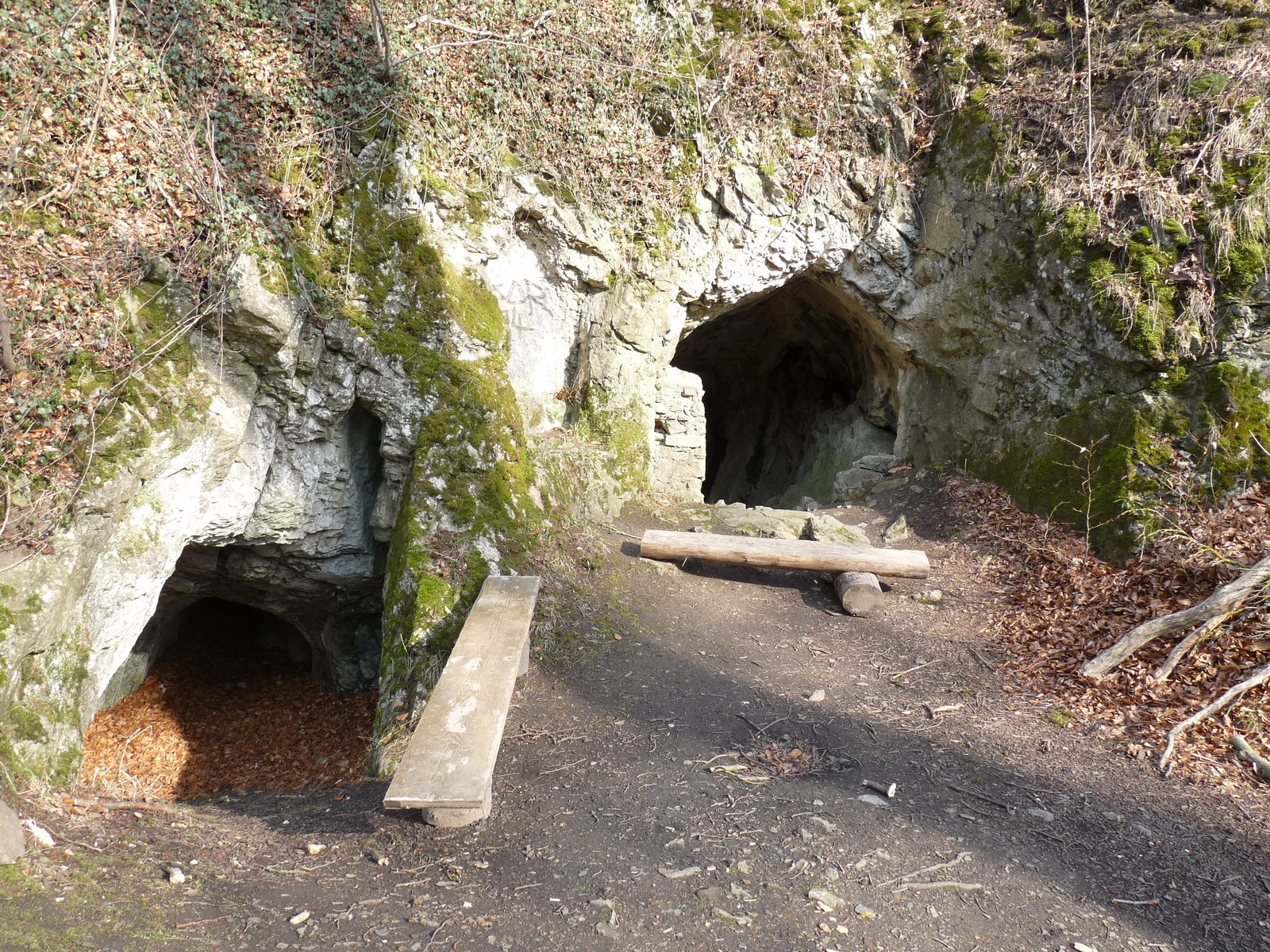 Der Eingangsbereich der Höhle