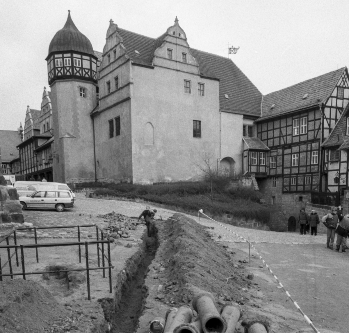 Die  offene Grablege vor dem Kryptaausgang, Foto Jürgen Meusel, 1995 