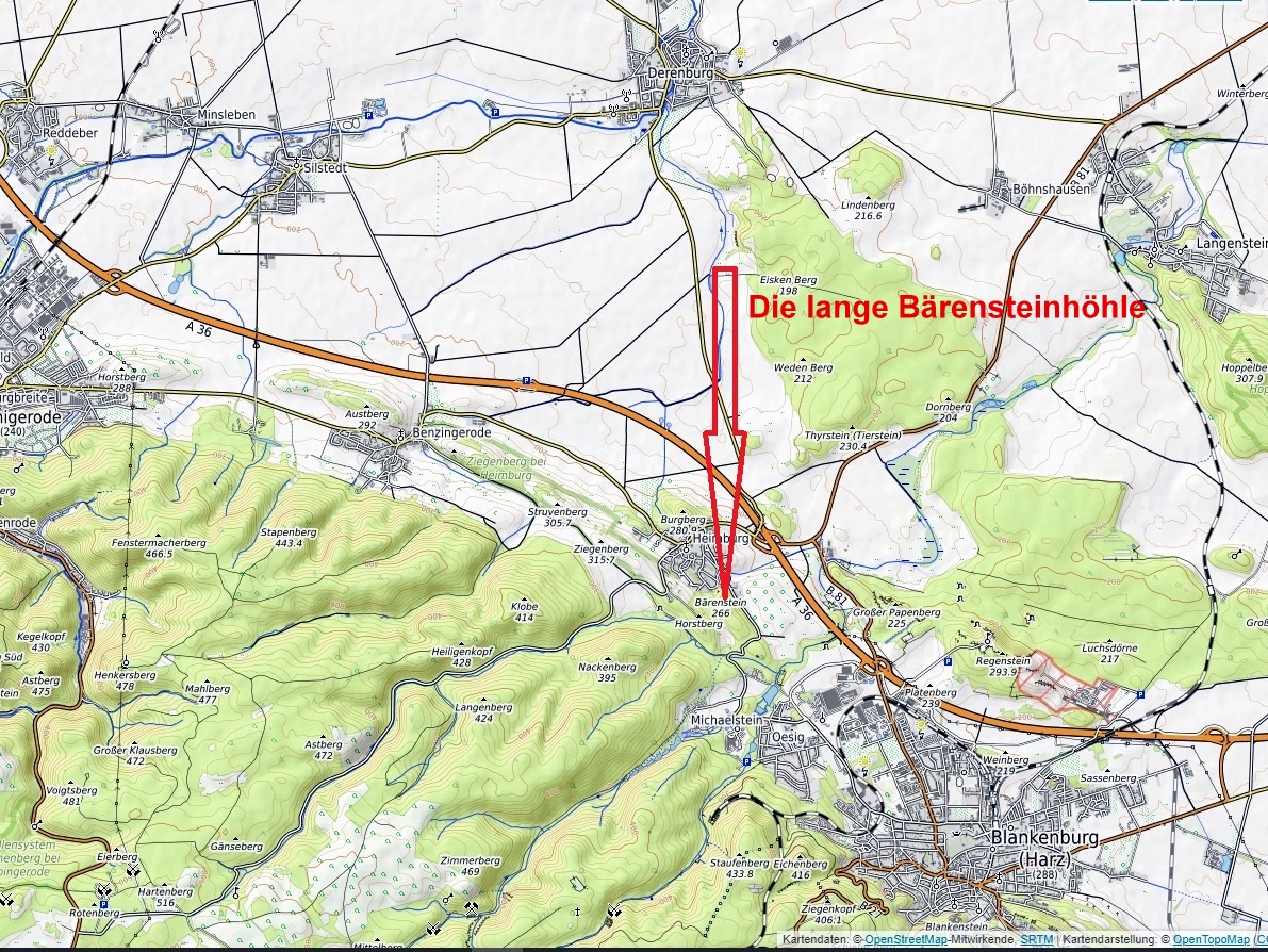 An der westlichen Steilseite ist die enge, lange Höhle