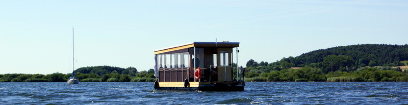 Fahrt vor Salem Hausboot Floss Boot Urlaub Fluss Peene Kummerower See Mecklenburg Seenplatte