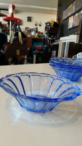 昭和レトロ 高級 かき氷皿 ガラス 皿 レトロで小ぶりな脚付きガラス器