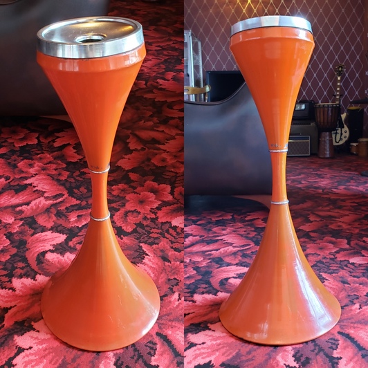 昭和レトロ　スタンド灰皿　オレンジ 昭和レトロ スタンド灰皿 金属製 オレンジ レア ♪ - noraneco1972