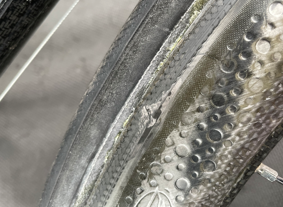 Reparatur von Bremsflankenrissen bei Carbonlaufrädern - Ein umfassender Leitfaden