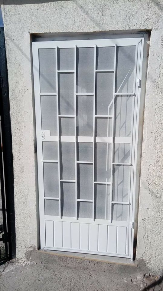 TABLERO PARA PUERTA - GruDisA Metal Desplegado Perforado Louvers