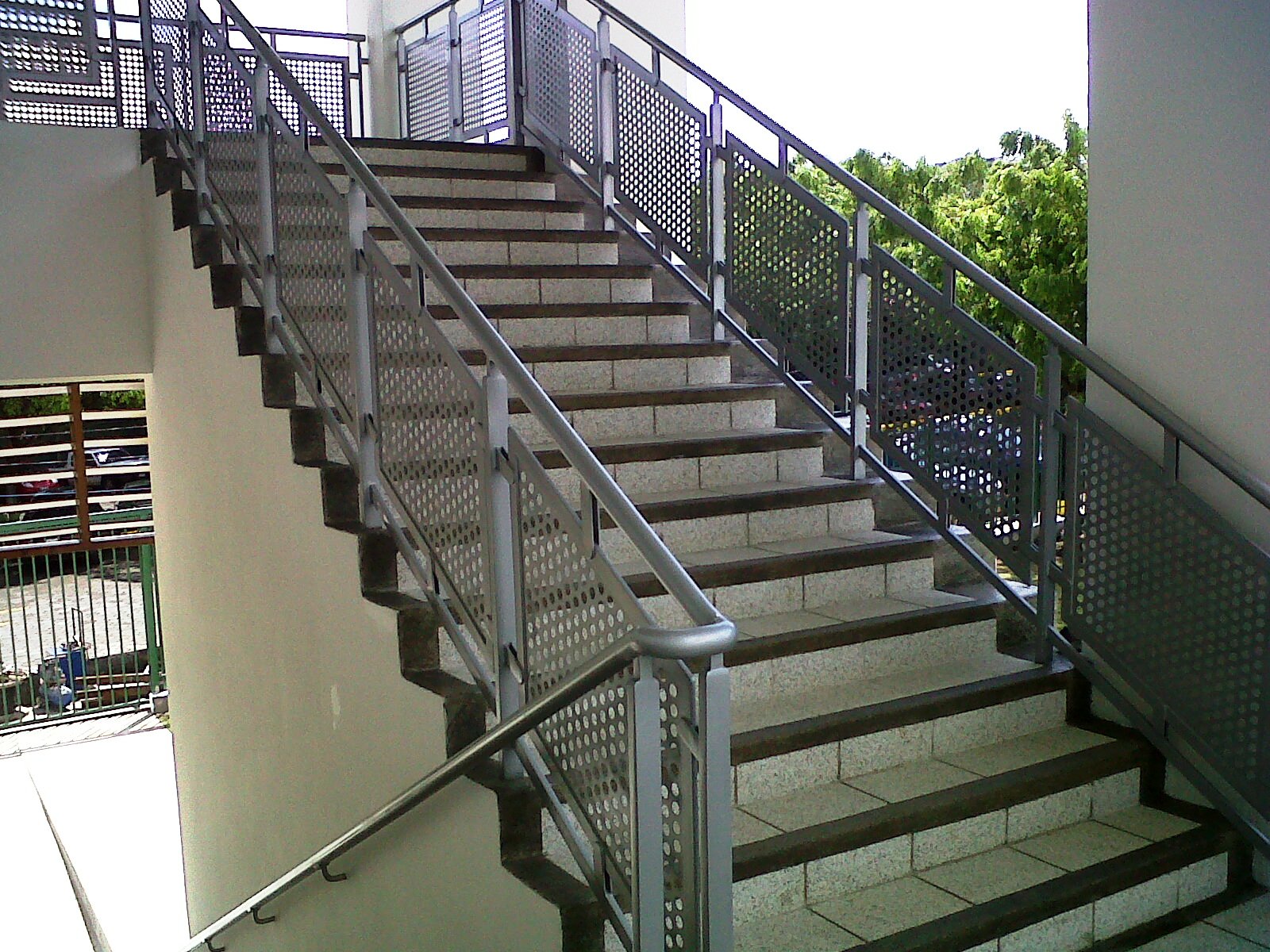 LAMINA PERFORADA BARRENOS REDONDOS BARANDALES DE ESCALERAS