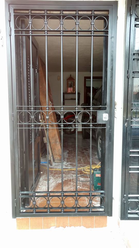 Malla Mosquitera MOSQUIRED para puertas y ventanas en Rollo y Hoja de Metal Desplegado DI "GRUDISA"