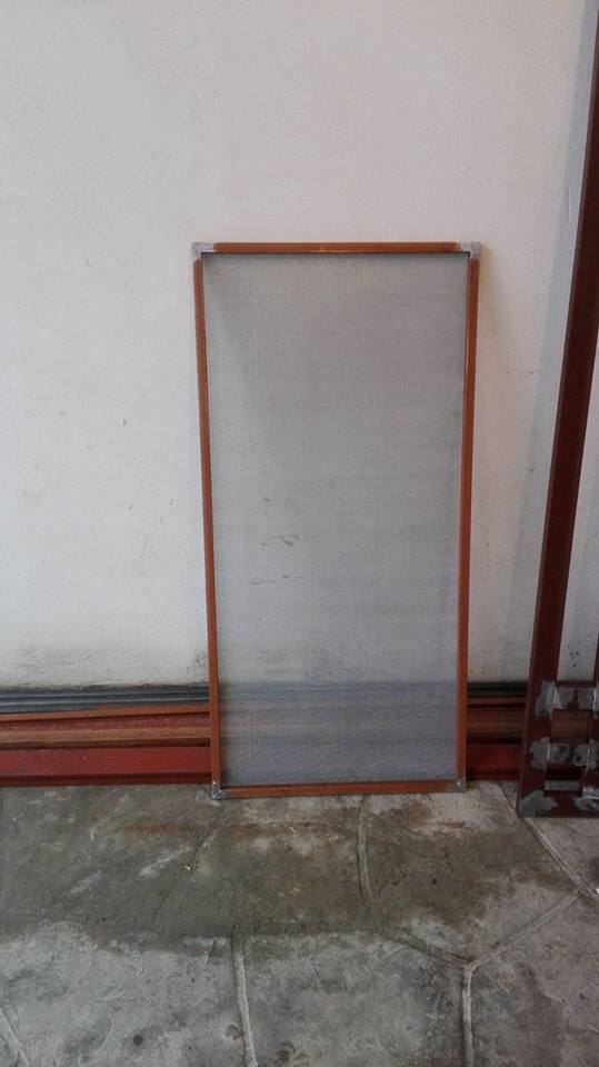MALLA MOSQUITERA MOSQUI RED DE METAL DESPLEGADO NEGRA o GALVANIZADA