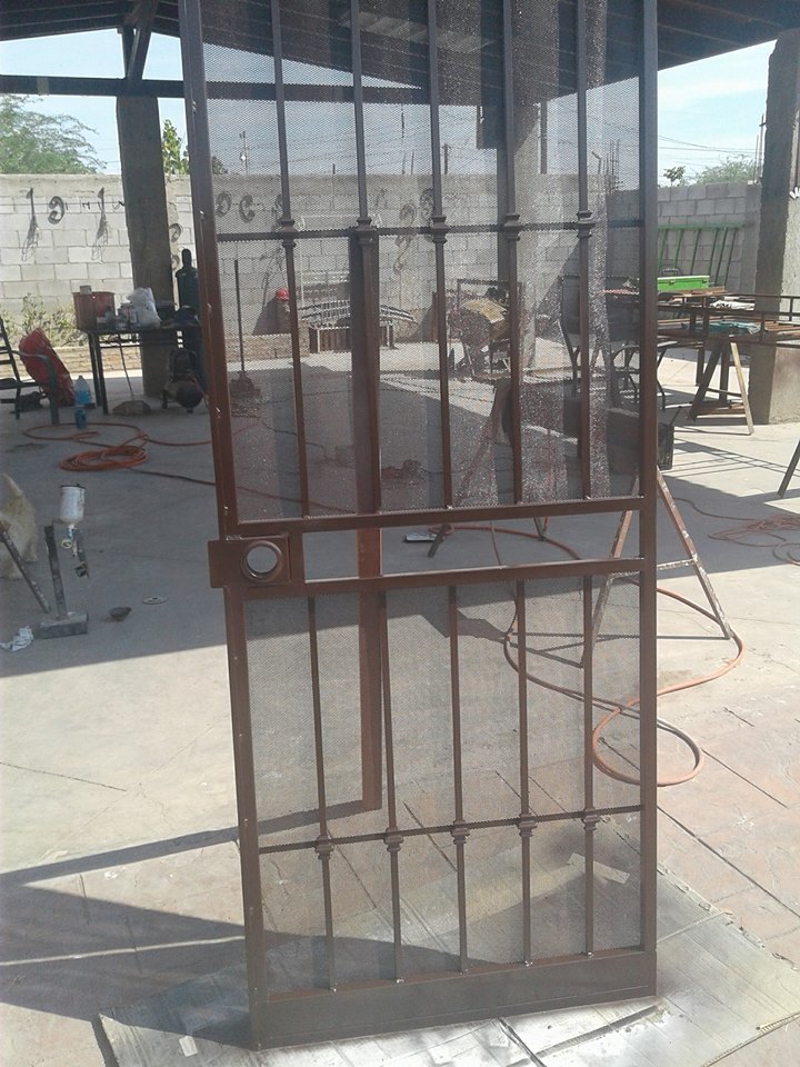 Malla Mosquitera MOSQUIRED de Metal Desplegado para puertas y ventanas en Rollo y Hoja de Metal Desplegado AJ "GRUDISA"