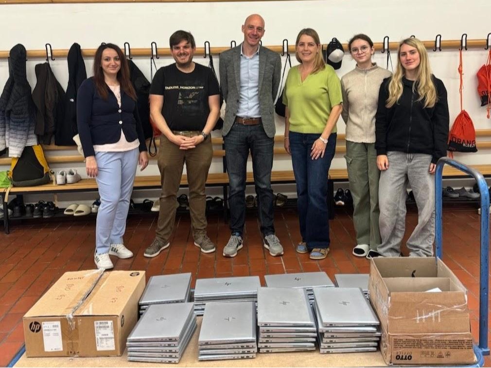 40 Laptops von KTM - herzlichen Dank dafür!