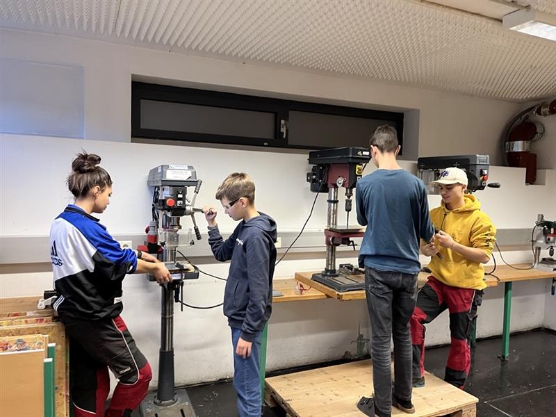 Firma Promotech besucht die 3a Technikklasse im Werkunterricht