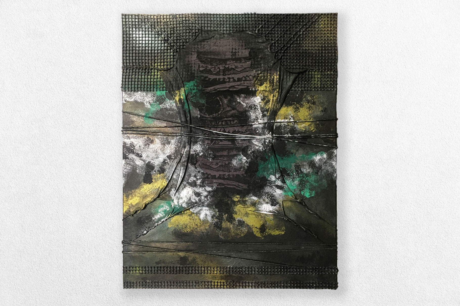 60 x 90 cm "Burger" – Leinwand mit Textil, Strick- und Gitterstruktur