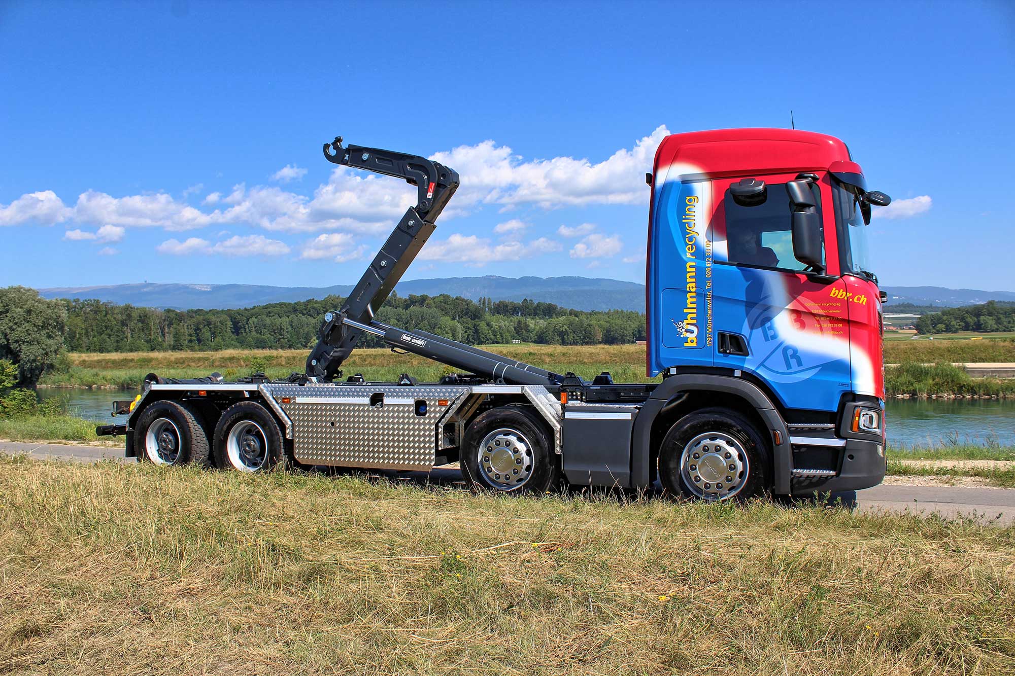 Bühlmann Recycling mit neuem Scania 4 Achser Haken