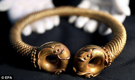 The Newark torc - image from The Daily Mail