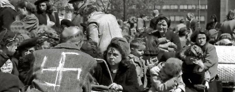 Internierte Sudetendeutsche  im Juli 1945 in Prag / FOTO: CTK/PICTURE-ALLIANCE/DPA